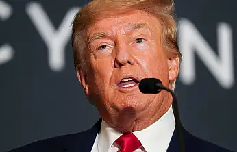 Trump: İran, benimle anlaşma yapmak için yalvarıyor