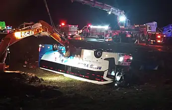 Malatya'da yolcu otobüsü devrildi: 3 ölü, 22 yaralı