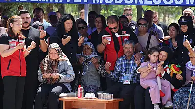 Şehit polise eşinden yürekleri dağlayan veda: Benim kızım artık şehit kızı