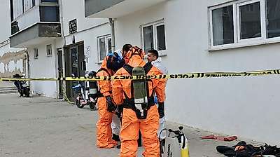 'Siyanür var, girmeyin' notu bulunan dairede karı koca ölü bulundu