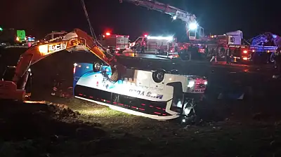 Malatya'da yolcu otobüsü devrildi: 3 ölü, 22 yaralı