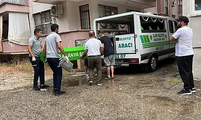 Balkondan düşen 82 yaşındaki yaşlı kadın hayatını kaybetti