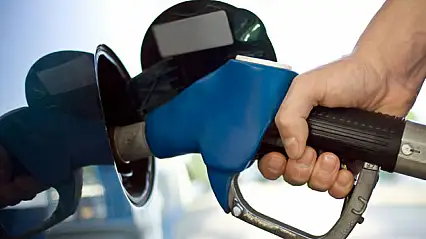 Benzine zam yolda: 1 Lira 30 Kuruş artış bekleniyor