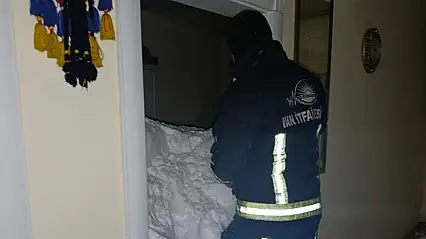 Çığ felaketi: 1 kişi kayıp, 22 ev tahliye edildi