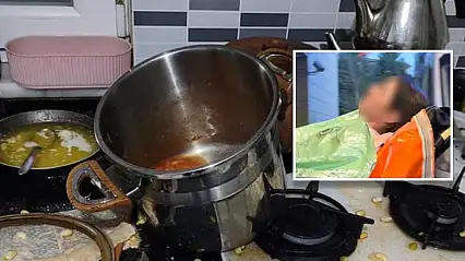 Düdüklü tencere patladı: Kaynar su üzerine sıçradı