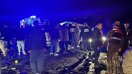 Korkunç kaza: 4 Ölü, 5 yaralı