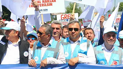Memurlar iş bırakıyor