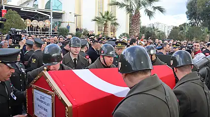 Şehit pilot Bolat, gözyaşları içerisinde son yolculuğuna uğurlandı