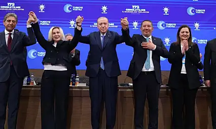 4 Belediye başkanı AK Parti'ye katıldı