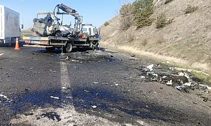 Ankara'da araçlar kafa kafaya çarpıştı: 5 ölü