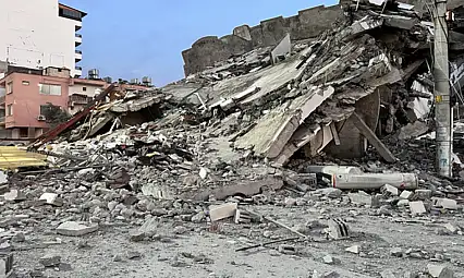 Depremde yıkılan binalardan sorumlu olanlar erken tahliyeden yararlanamayacak
