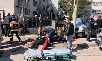 El freni çekilmeyen otomobil dede ve torunlarını ezdi: 1 ölü, 2 ağır yaralı