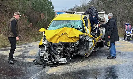 Hatalı sollama zincirleme kazayı beraberinde getirdi: 1 ölü 4 yaralı