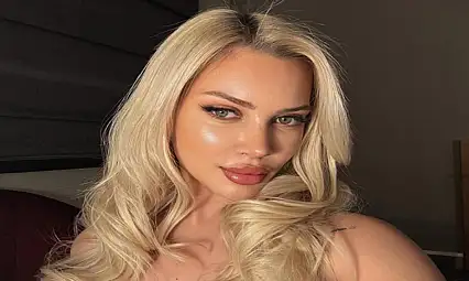 Mümine Senna Yıldız'ın evinde yapılan aramada esrar ve esrar öğütme aparatı ele geçirildi