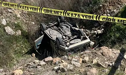 Otomobilin çukura uçması sonucu 2 kişi hayatını kaybetti