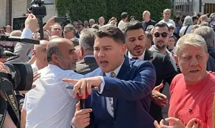 TBMM önünde Kılıçdaroğlu ve Özel destekçileri arasında gerginlik