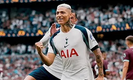 Tottenham sezona galibiyetle başladı