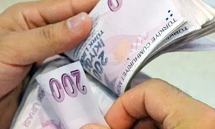 Vergi uzmanı, 2025'in ilk dört ayında toplanan vergi miktarını açıkladı