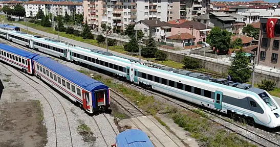 Milli elektrikli hızlı tren, raylara iniyor