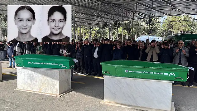 3 cenaze yan yana defnedildi: İkizleri ölüm ayırdı