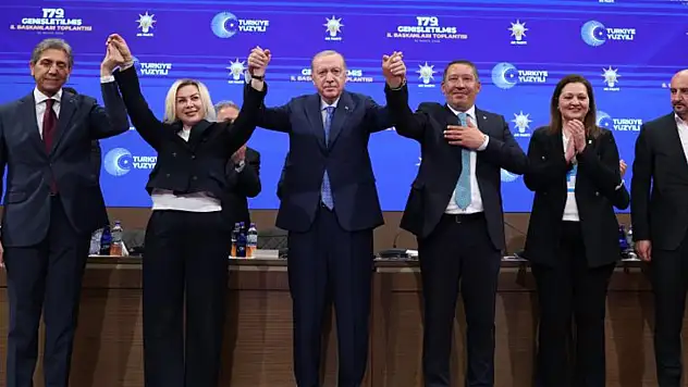 4 Belediye başkanı AK Parti'ye katıldı