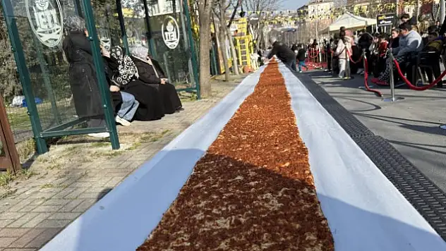 63 metrelik dev lahmacun Guinness'e girdi