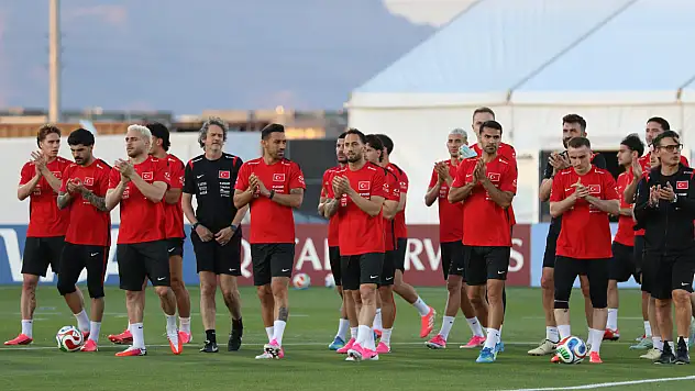 A Milli Futbol Takımı, Arizona'daki ilk antrenmanını taraftara açık yaptı
