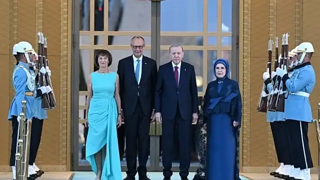 Almanya Şansölyesi Friedrich Merz, ' Moskova'ya açık bir mesaj vereceğiz. Rusya'nın bu savaşı kazanma şansı yoktur'