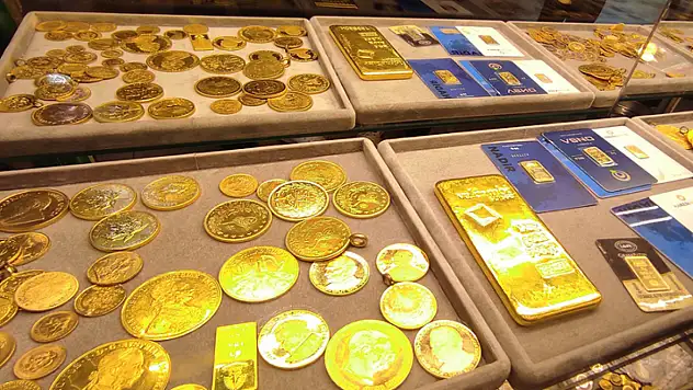 Altın fiyatlarında rekor üstüne rekor: Gram altın uçtu