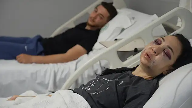 Anne ve oğlunu öldüresiye dövdüler: Kadın tanınmaz hale geldi