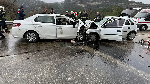 Antalya-Isparta yolunda  feci kaza: 6 ölü, 6 yaralı