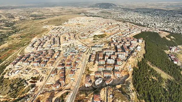 Bakan Kurum: Dağları deldik, yepyeni bir şehir kurduk