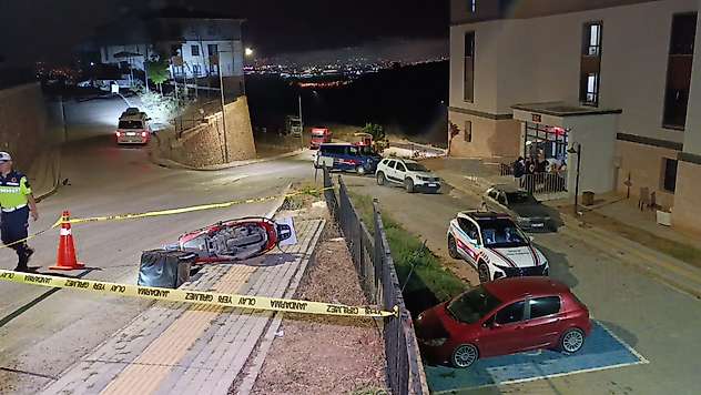 Bebek bekleyen genç çiftin hayalleri kazayla yıkıldı