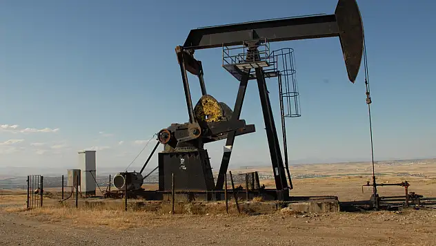Brent petrol 80 doların üzerini gördü