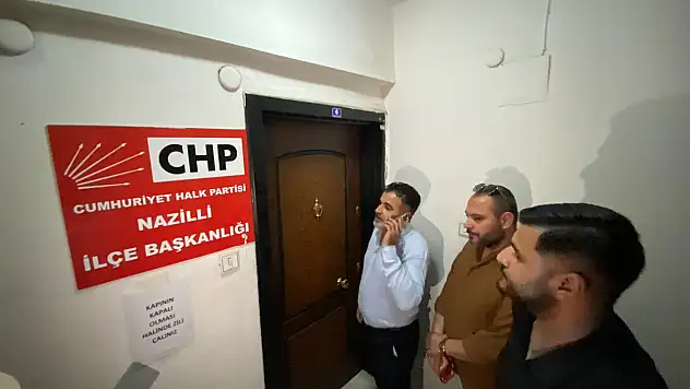 CHP'de koltuk değişimi krize dönüştü: Kapılar yumruklandı
