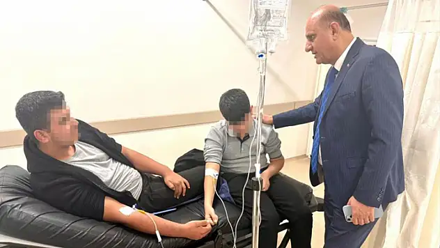 Doğum günü çikolatası hastanelik etti: 10 öğrenci tedavi altına alındı