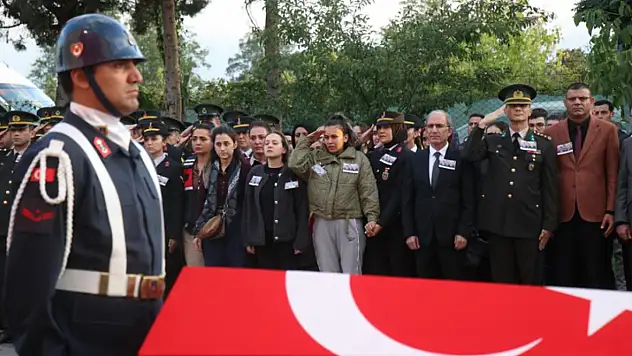 Feci kazada şehit olan jandarma personelleri gözyaşlarıyla memleketlerine uğurlandı