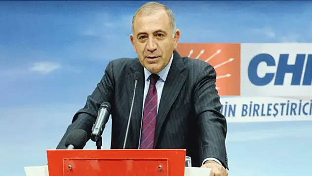 Gürsel Tekin CHP'den ihraç edildi