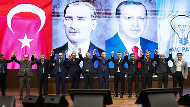 İki Belediye Başkanı daha AK Parti'ye katıldı
