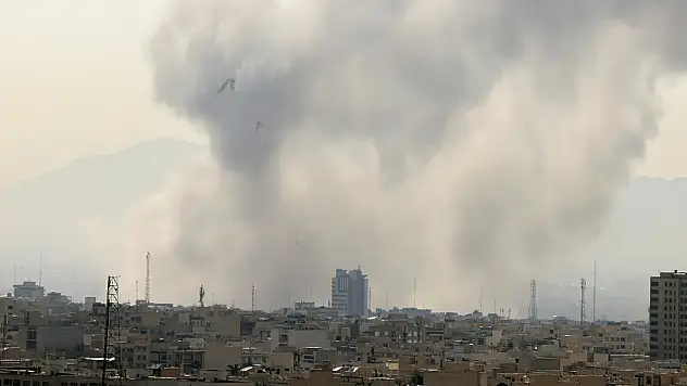 İsrail 10. saldırı dalgasını başlattı: savaş uçağı Yak-130 düşürüldü