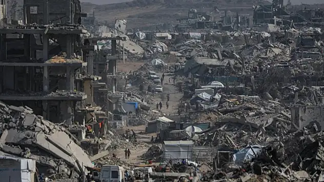 İsrail, Gazze'de Nuseyrat mülteci kampı yakınlarına saldırı düzenledi