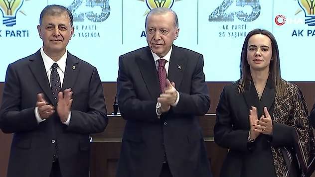 İzmir Büyükşehir Belediye Başkanı Cemil Tugay, AK Parti'ye katıldı