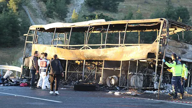 Kahreden otobüs kazası: 8 ölü 33 yaralı