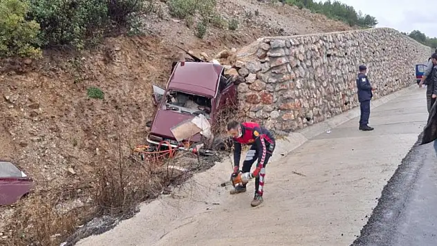 Kaygan yolda feci kaza: Karı koca hayatını kaybetti