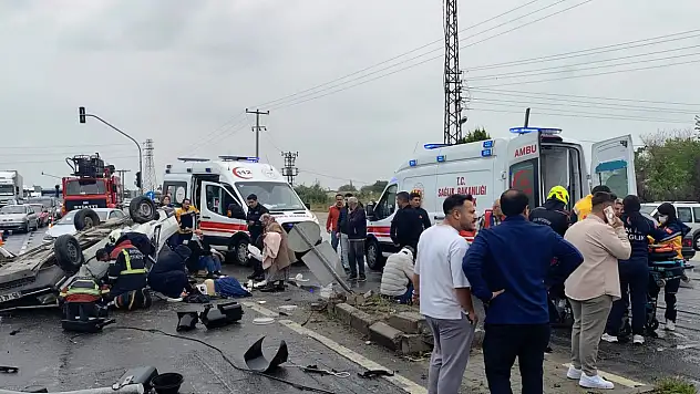 Kazada ortalık savaş alanına döndü: 5 yaralı