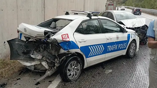 Kazaya müdahale eden polis aracına otomobil çarptı: 8 Yaralı
