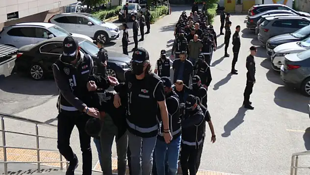 Maydonoz Döner'e FETÖ operasyonu: 23 Gözaltı
