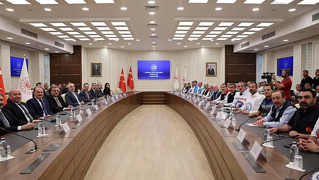 Memurlara son zam teklifi açıklandı: Sendikalar kabul etmedi