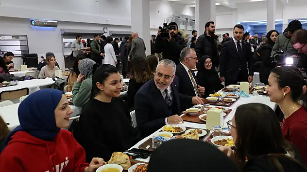 Öğrencilere günlük 1083 Lira destek! Bakan Işıkhan İŞKUR Gençlik Programının detaylarını açıkladı
