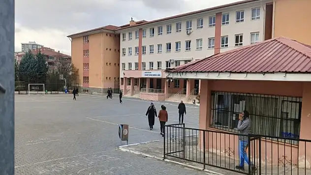 Öğretmen taciz iddiasıyla tutuklandı